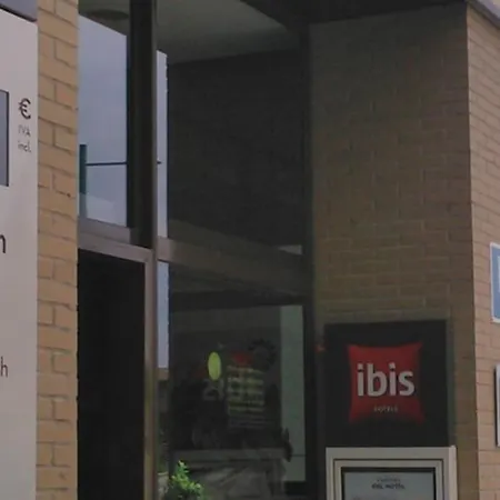 Ibis Centro Hotel 2*